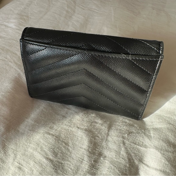 CASSANDRE MATELASSÉ SMALL ENVELOPE WALLET IN GRAIN DE POUDRE EMBOSSED LEATHER - Picture 4 of 6